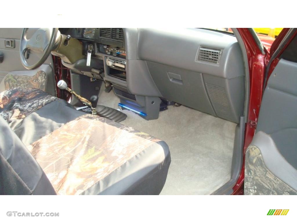1992 Pickup Deluxe Regular Cab 4x4 - Garnet Red Pearl / Gray photo #13