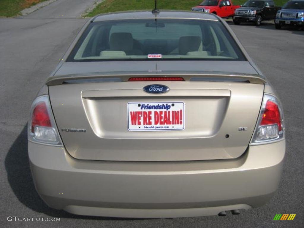 2008 Fusion SE - Light Sage Metallic / Camel photo #7