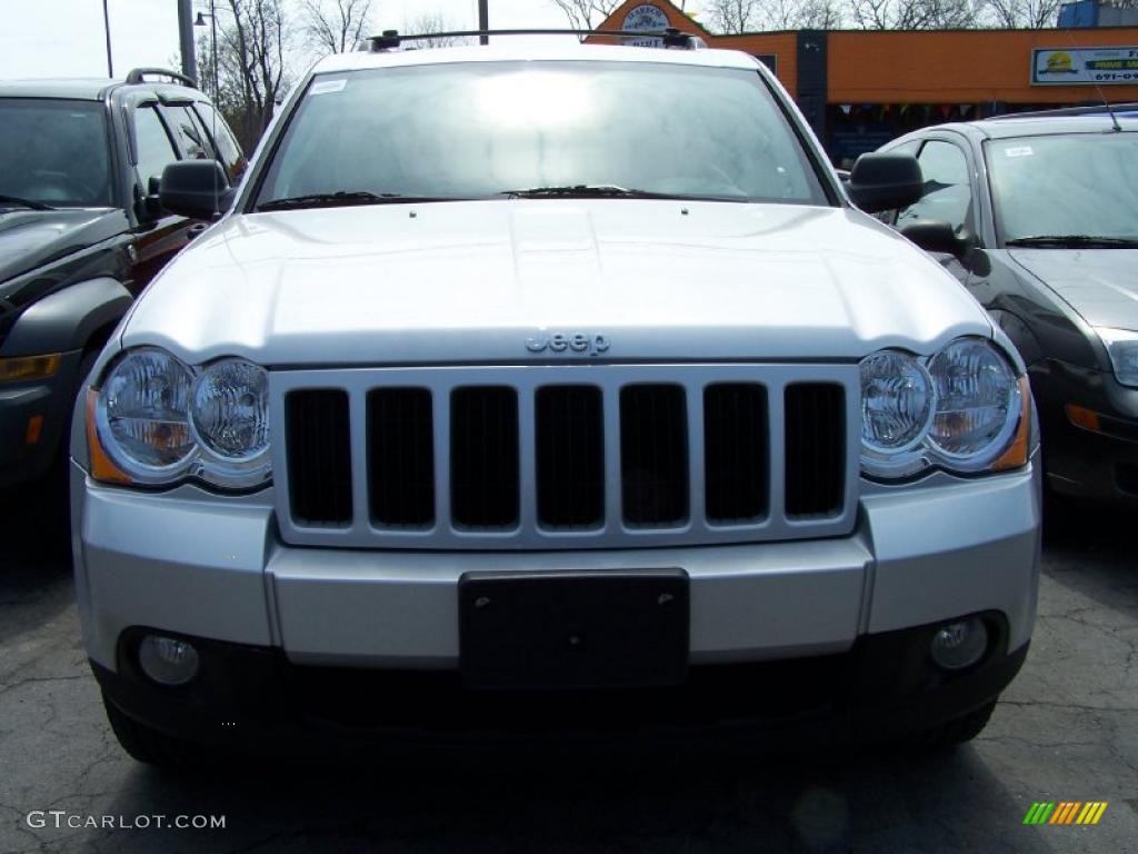 2008 Grand Cherokee Laredo 4x4 - Bright Silver Metallic / Dark Slate Gray/Light Graystone photo #2