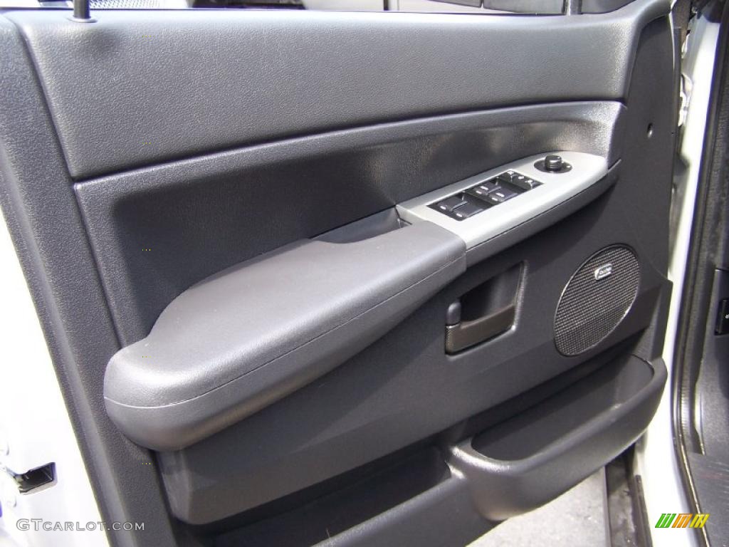 2008 Grand Cherokee Laredo 4x4 - Bright Silver Metallic / Dark Slate Gray/Light Graystone photo #5