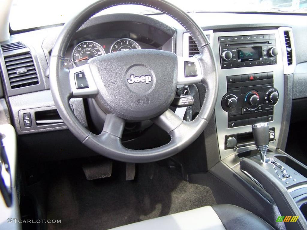 2008 Grand Cherokee Laredo 4x4 - Bright Silver Metallic / Dark Slate Gray/Light Graystone photo #7