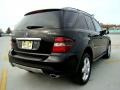 Black - ML 350 4Matic Photo No. 4