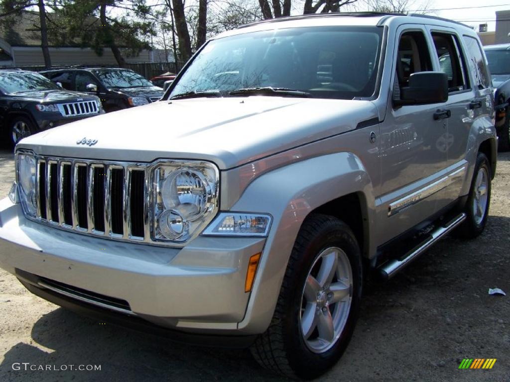 Bright Silver Metallic Jeep Liberty