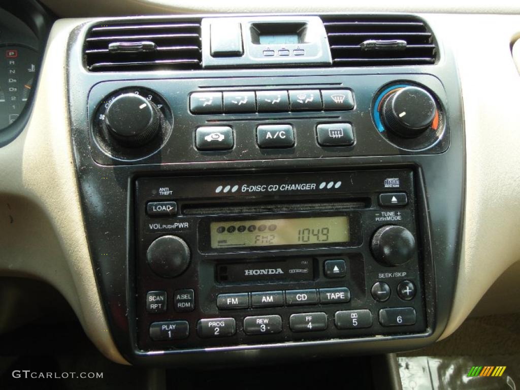 2001 Honda Accord EX Sedan Controls Photo #48105810