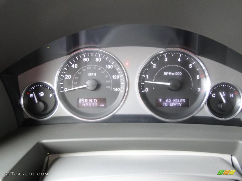 2008 Jeep Commander Limited Gauges Photo #48106344