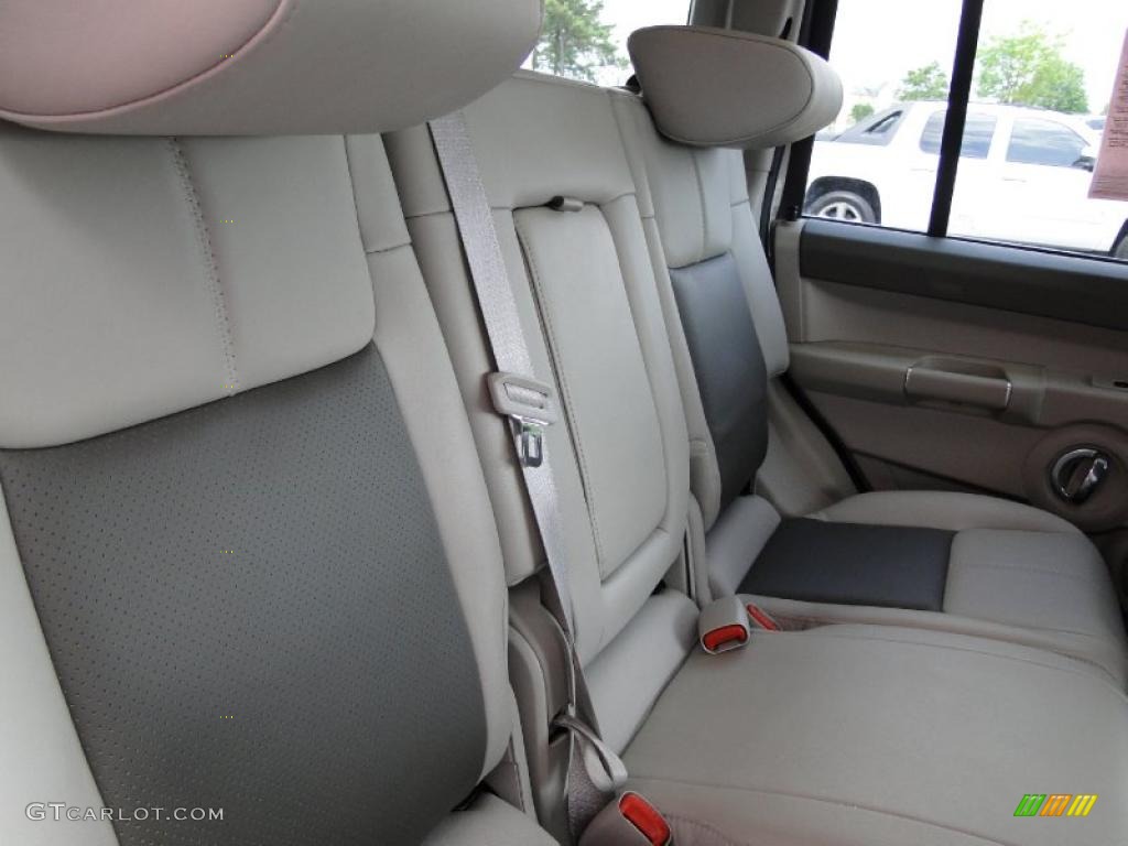 Dark Khaki/Light Graystone Interior 2008 Jeep Commander Limited Photo #48106506