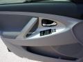 Black - Camry SE Photo No. 13