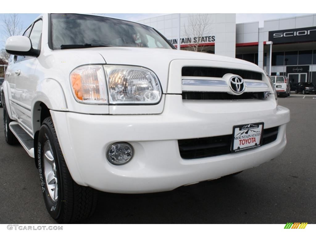 2005 Sequoia SR5 4WD - Natural White / Light Charcoal photo #30