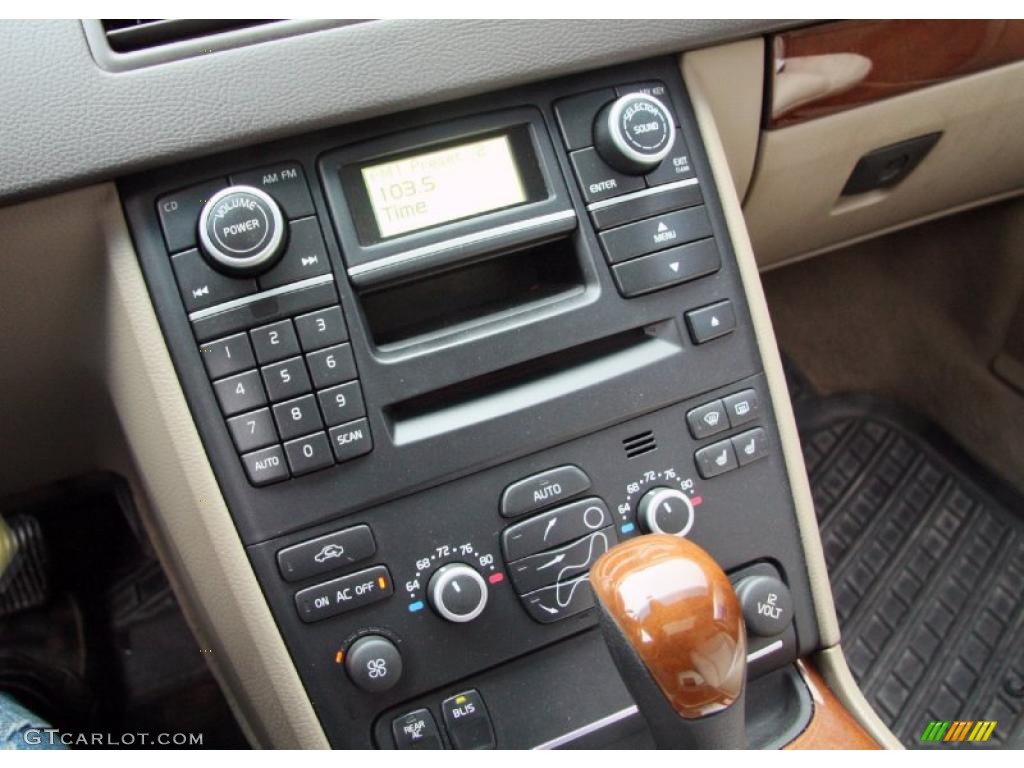 2008 Volvo XC90 V8 AWD Controls Photo #48113178