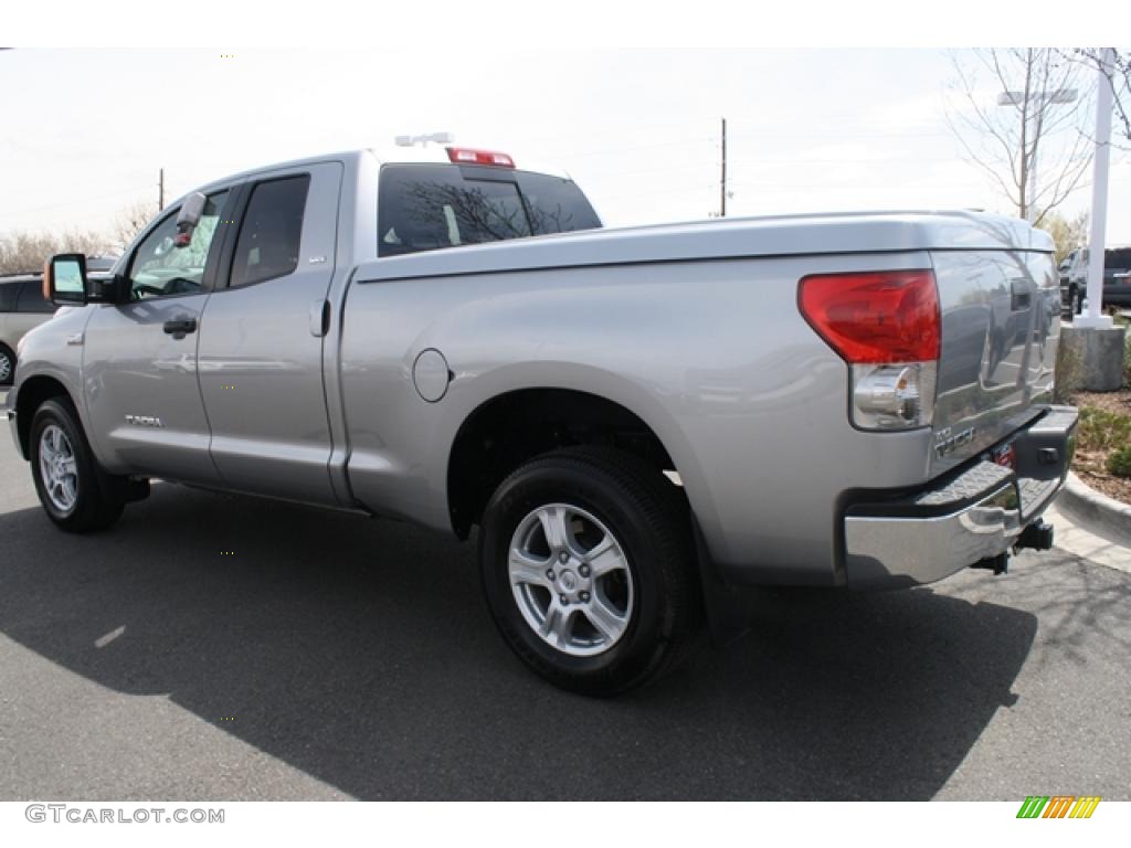 2008 Tundra SR5 Double Cab 4x4 - Silver Sky Metallic / Graphite Gray photo #4