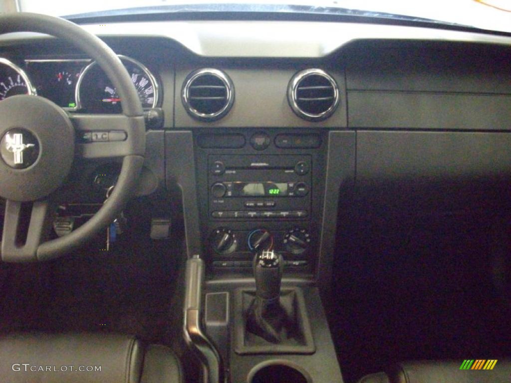 2006 Mustang GT Premium Coupe - Vista Blue Metallic / Dark Charcoal photo #14