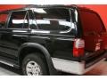 Black - 4Runner SR5 Photo No. 18