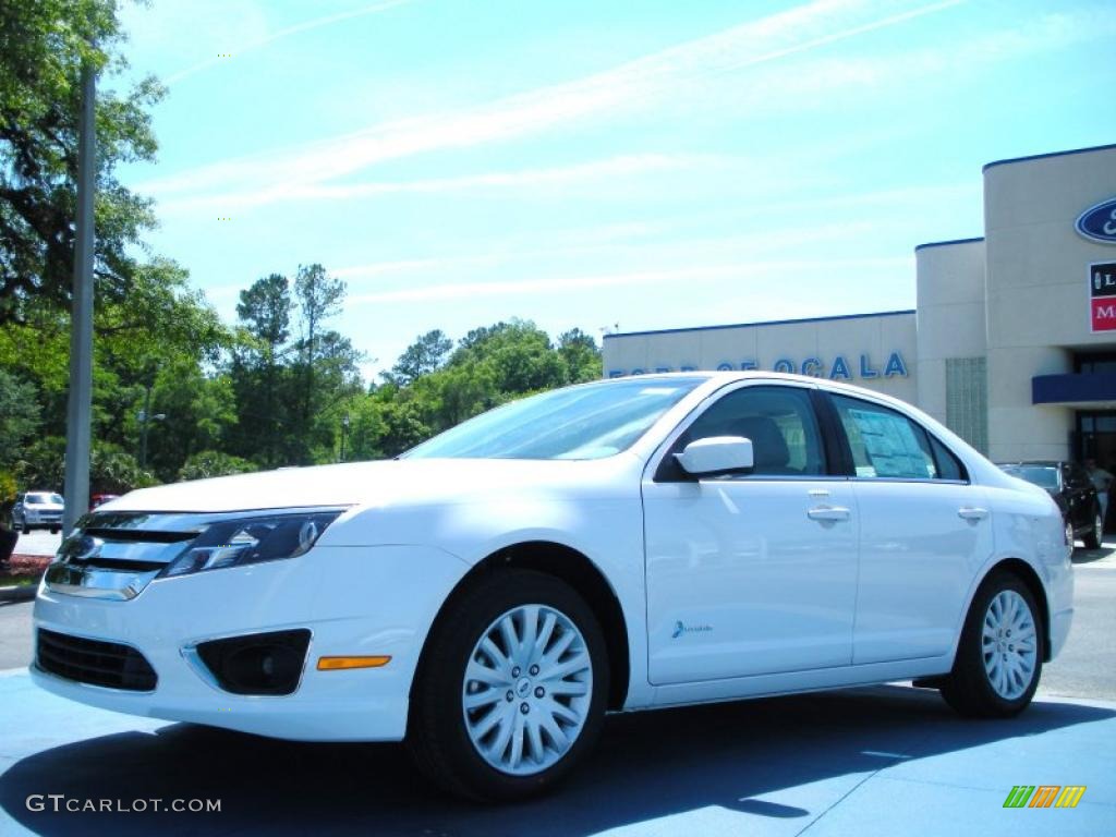 White Platinum Tri-Coat Ford Fusion