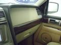 2006 Light French Silk Metallic Lincoln Navigator Luxury 4x4  photo #33