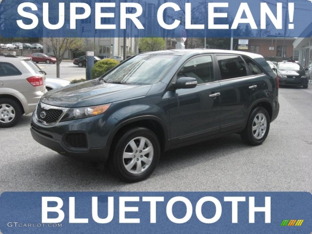 Pacific Blue Kia Sorento