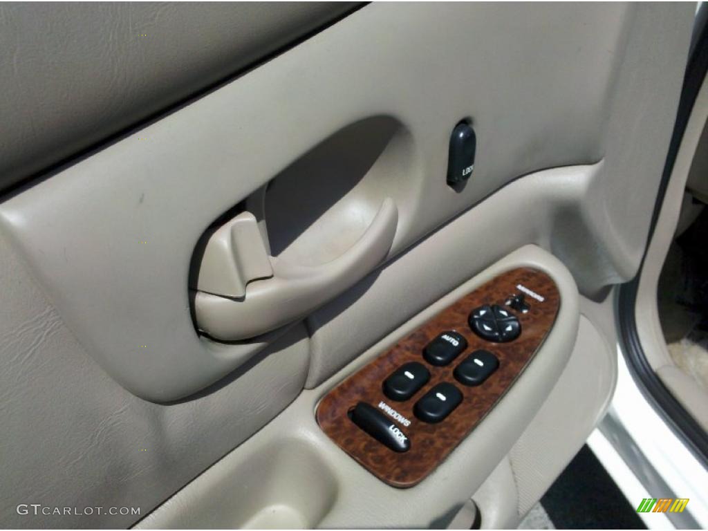 2005 Century Sedan - White Opal / Taupe photo #20