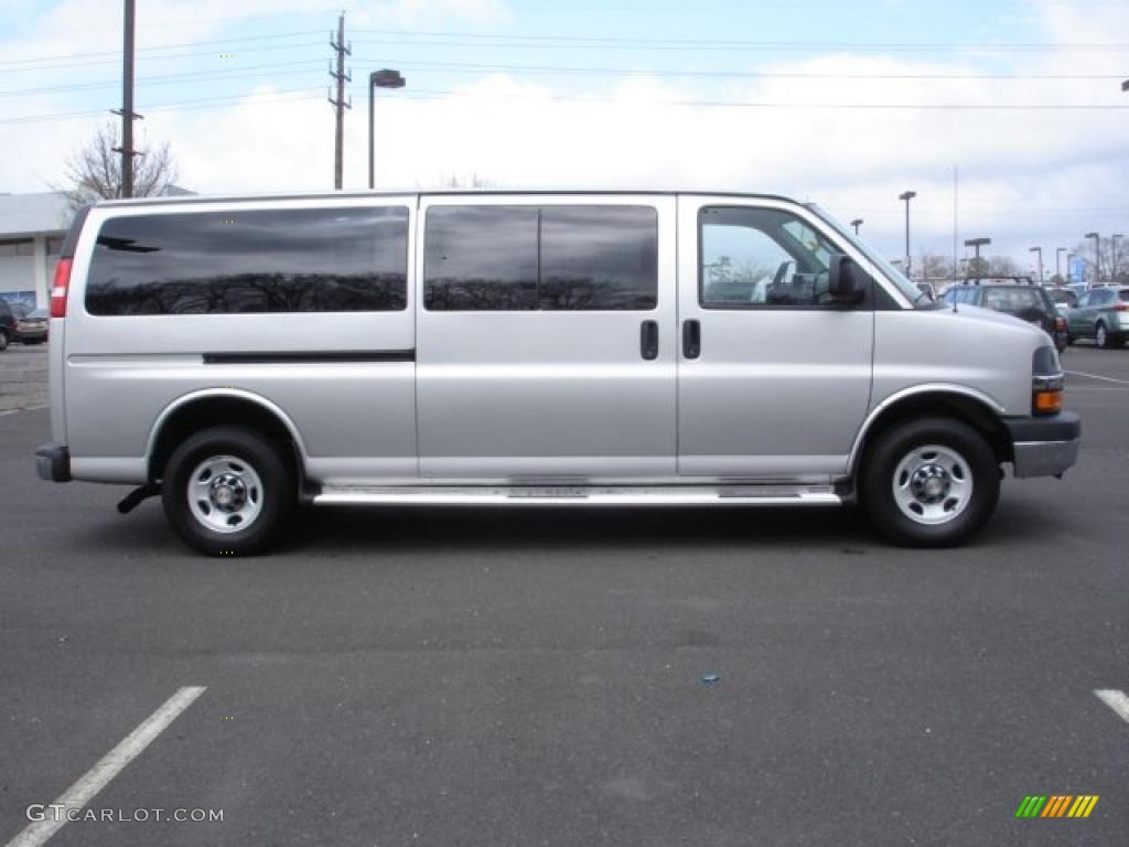 2010 Express LT 3500 Extended Passenger Van - Sheer Silver Metallic / Medium Pewter photo #7