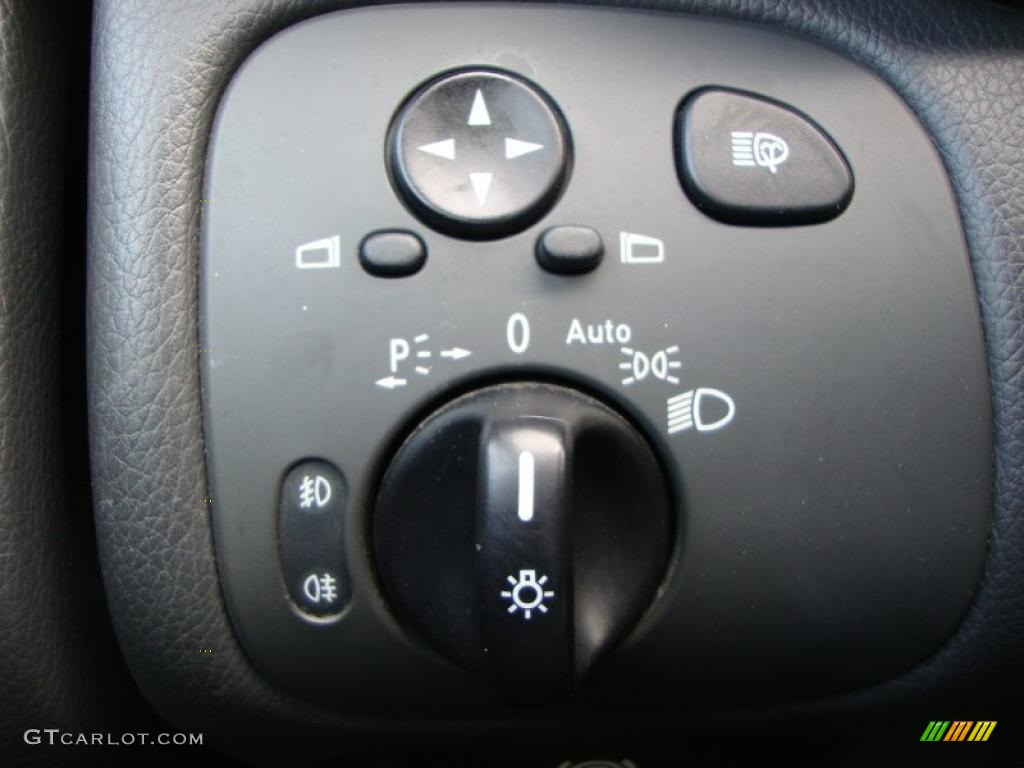 2003 Mercedes-Benz C 320 Sedan Controls Photo #48125635