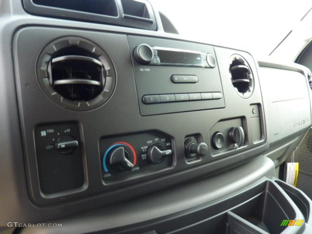 2011 Ford E Series Van E150 Commercial Controls Photo #48128401
