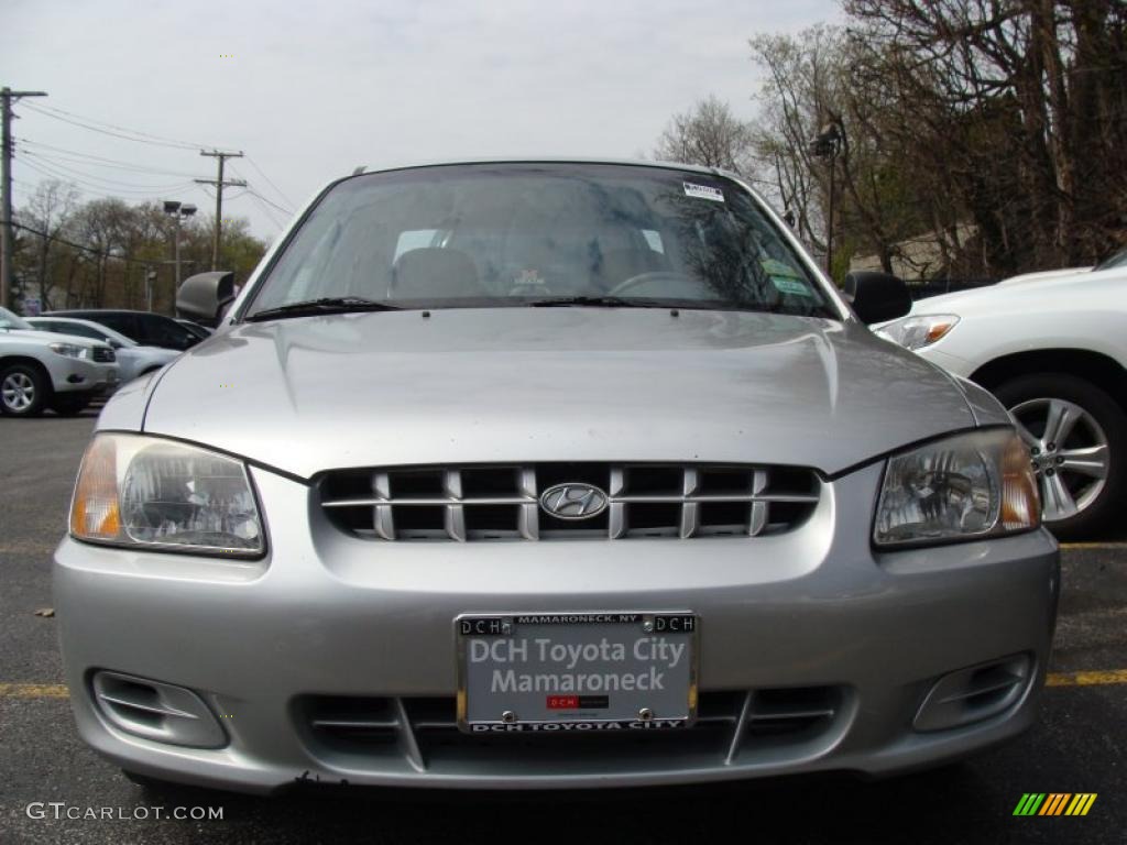 2002 Accent GL Sedan - Silver Mist / Gray photo #1