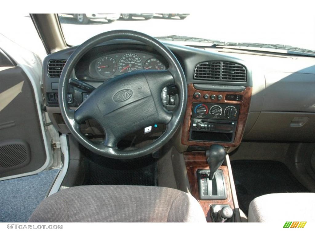 1999 Sportage 4WD - White / Brown photo #8