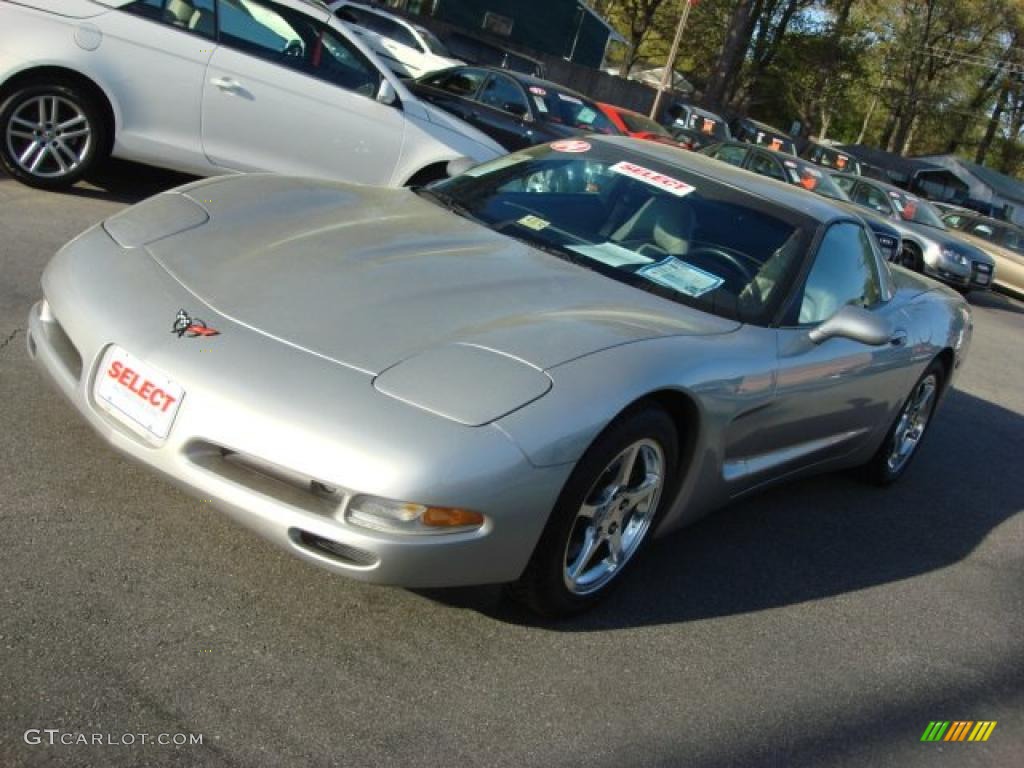 2004 Corvette Coupe - Machine Silver Metallic / Light Gray photo #8