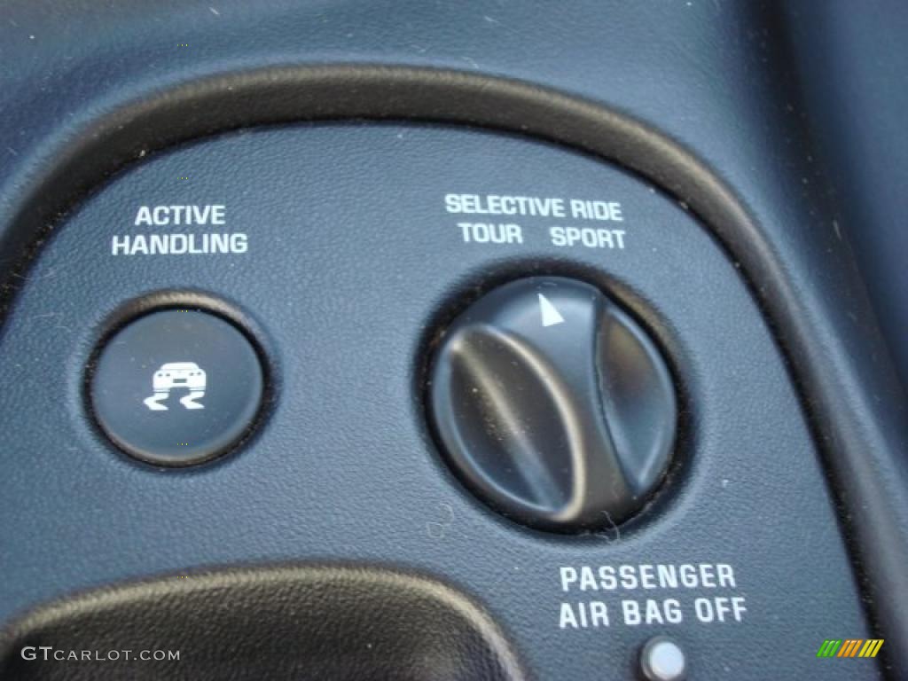 2004 Chevrolet Corvette Coupe Controls Photo #48132311