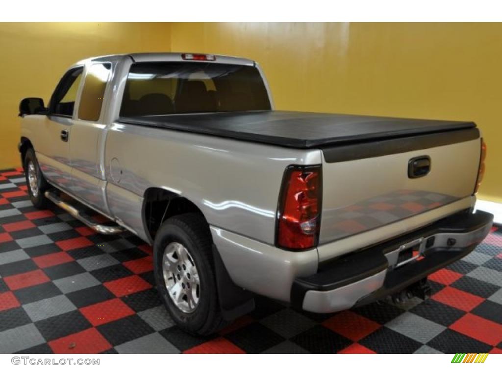 2006 Silverado 1500 LS Extended Cab 4x4 - Sandstone Metallic / Dark Charcoal photo #3