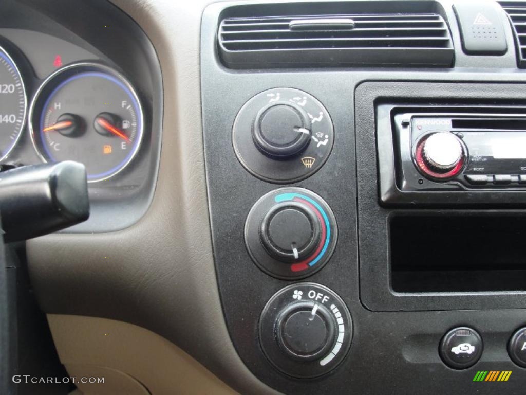 2003 Honda Civic LX Sedan Controls Photo #48135130