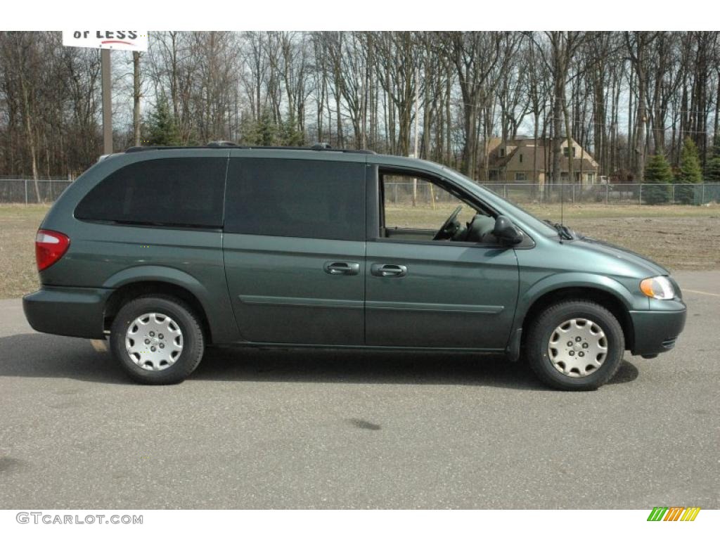2004 town and country van
