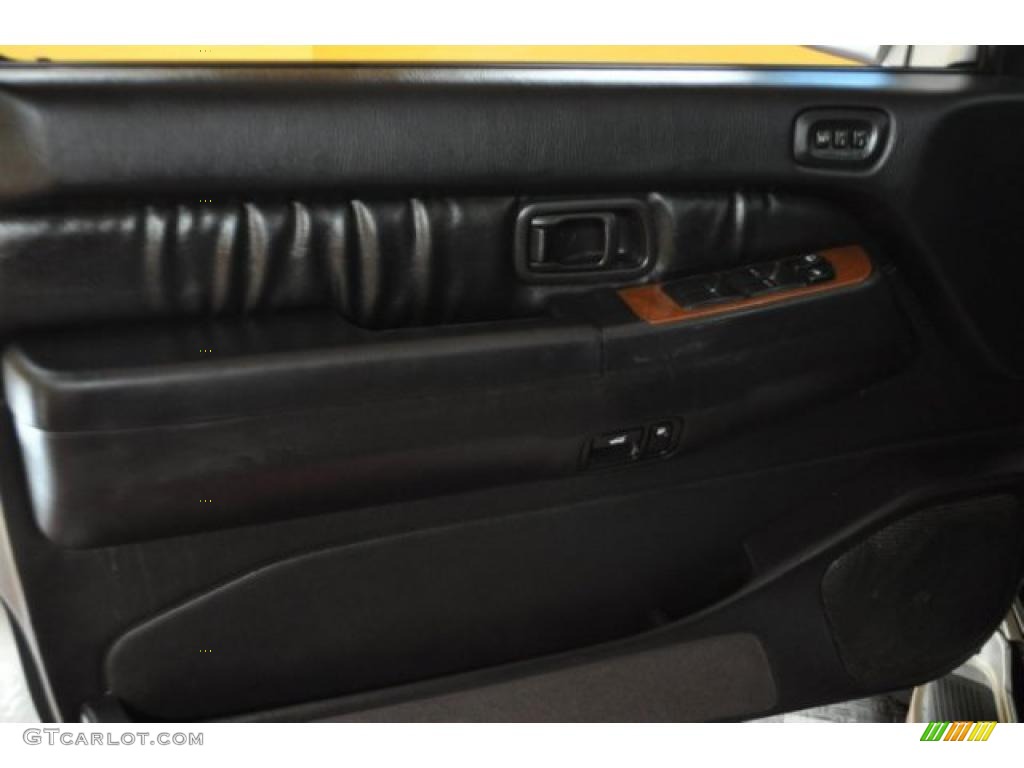 2002 QX4 4x4 - Brilliant Silver Metallic / Graphite photo #11