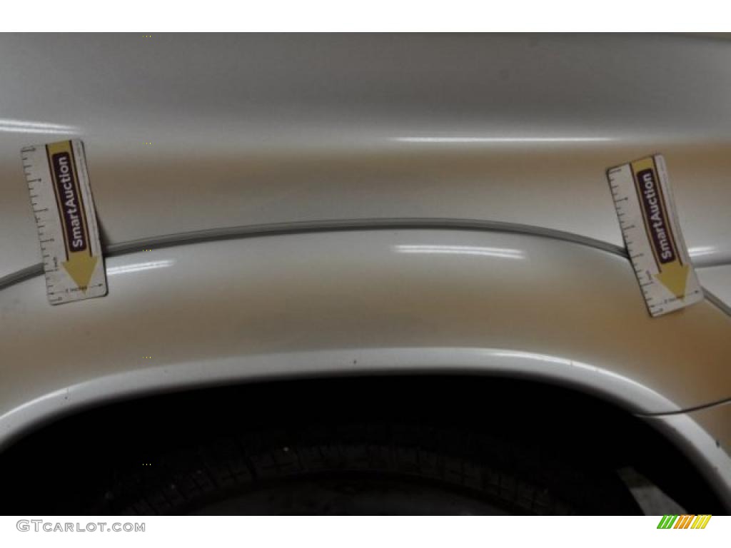 2002 QX4 4x4 - Brilliant Silver Metallic / Graphite photo #33