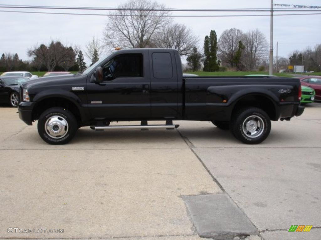 Black 2005 Ford F350 Super Duty XLT SuperCab 4x4 Dually Exterior Photo #48136226