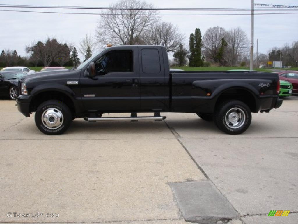 2005 F350 Super Duty XLT SuperCab 4x4 Dually - Black / Medium Flint photo #9