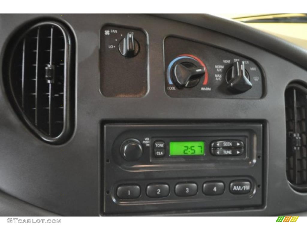 2007 Ford E Series Van E250 Commercial Controls Photos