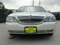 2006 Ceramic White Tri-Coat Lincoln Town Car Signature  photo #9