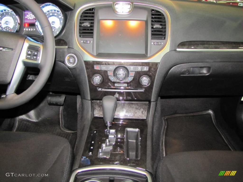 2011 Chrysler 300 Standard 300 Model Black Dashboard Photo #48138180