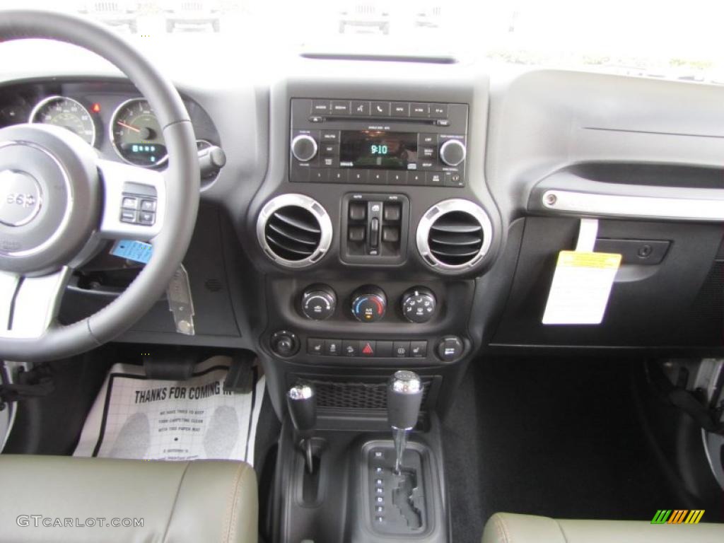 2011 Jeep Wrangler Unlimited Sahara 70th Anniversary 4x4 Black/Dark Olive Dashboard Photo #48138351