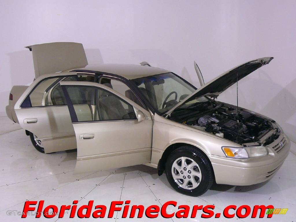 1999 Camry LE V6 - Cashmere Beige Metallic / Oak photo #7