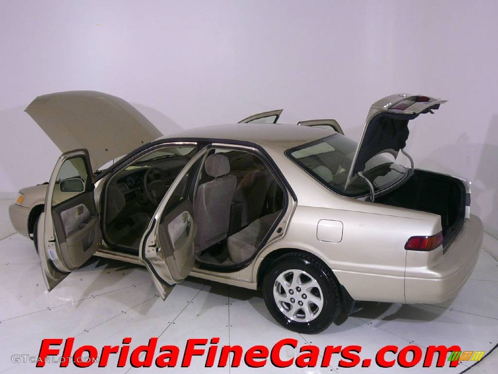 1999 Camry LE V6 - Cashmere Beige Metallic / Oak photo #8