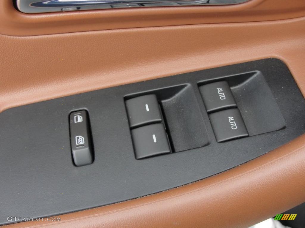 2010 Ford Taurus SHO AWD Controls Photo #48140340
