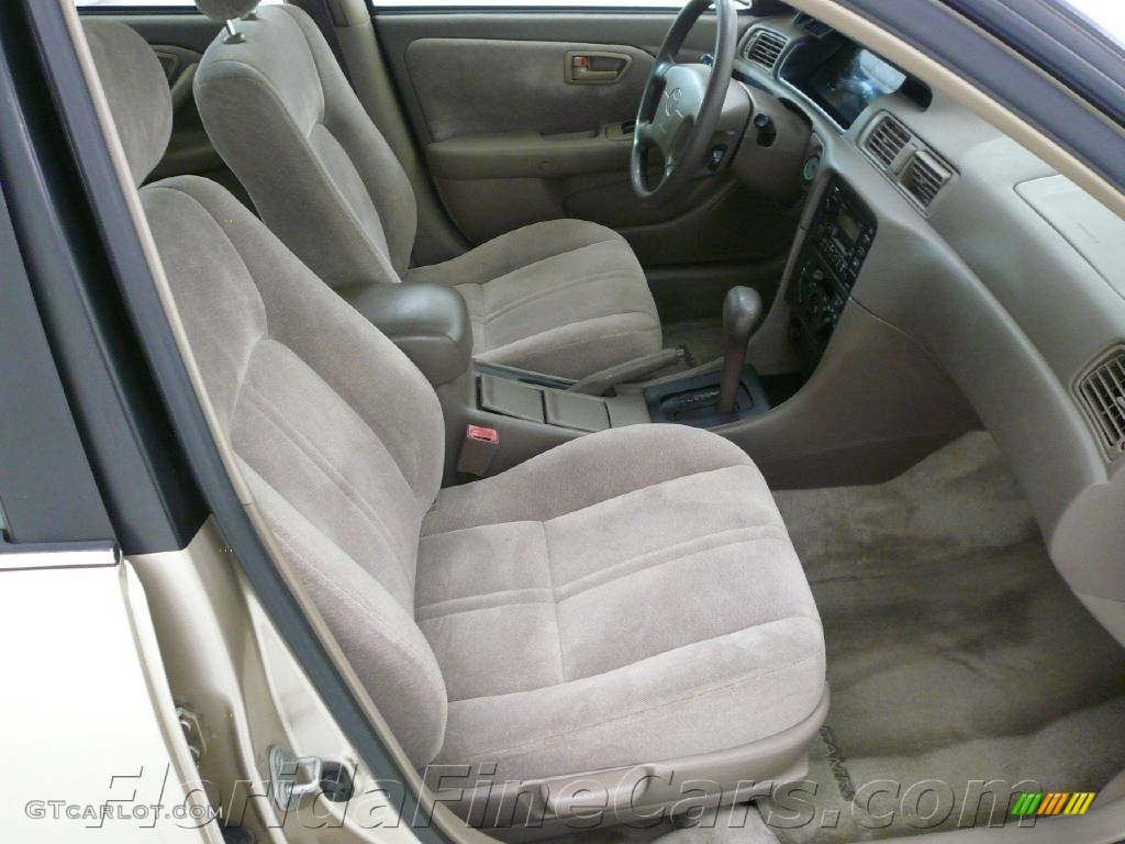 1999 Camry LE V6 - Cashmere Beige Metallic / Oak photo #13