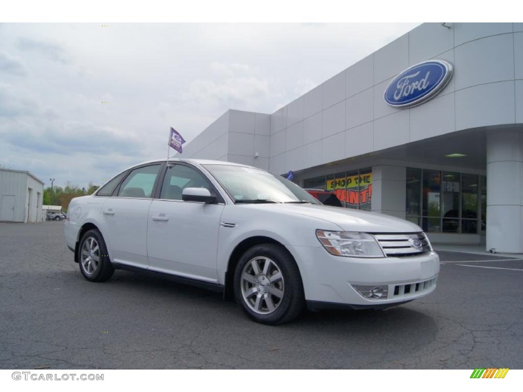 Oxford White Ford Taurus