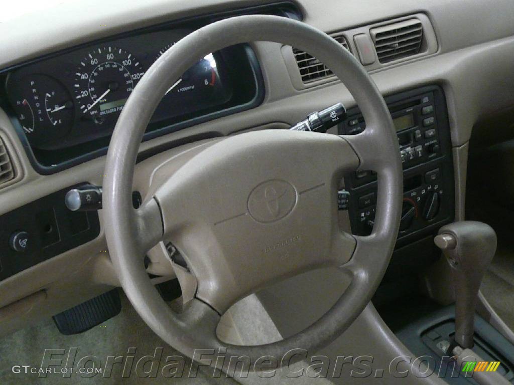 1999 Camry LE V6 - Cashmere Beige Metallic / Oak photo #17