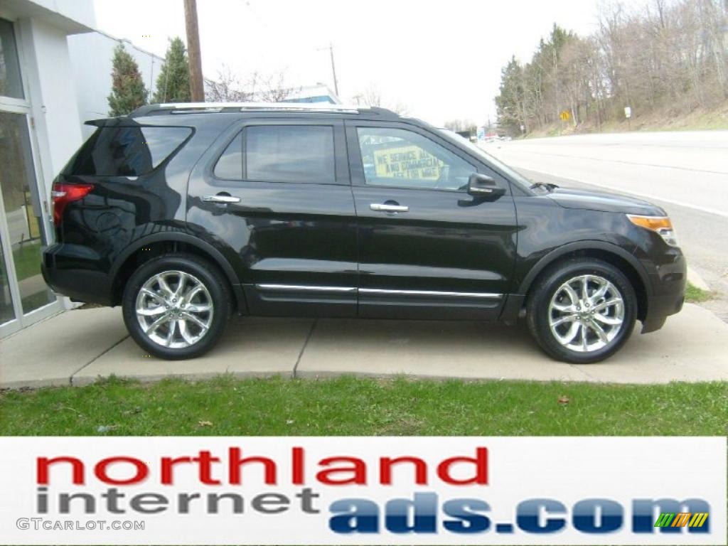 2011 Explorer XLT 4WD - Tuxedo Black Metallic / Charcoal Black photo #1