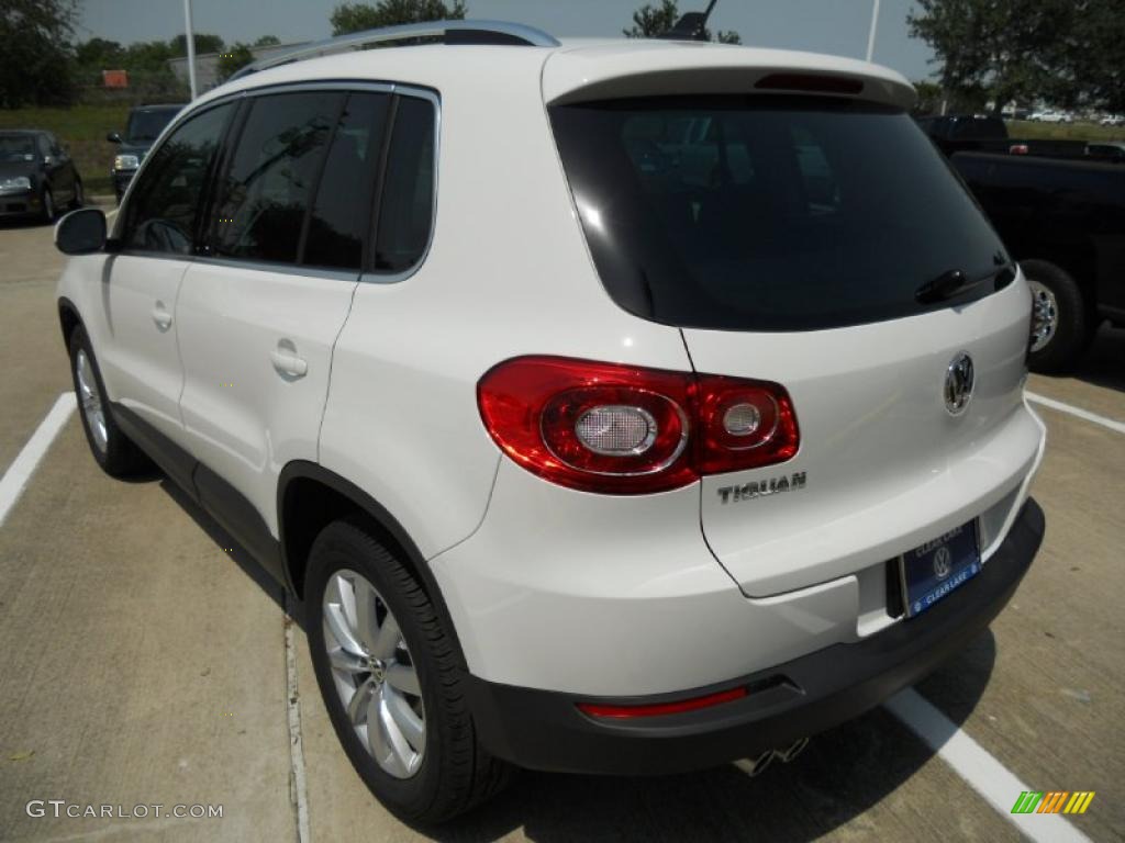 2011 Tiguan SE - Candy White / Charcoal photo #5