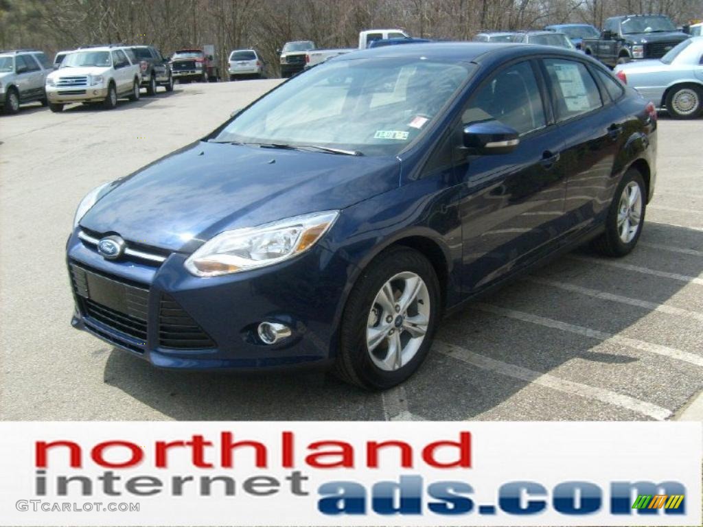 2012 Focus SE Sport Sedan - Kona Blue Metallic / Two-Tone Sport photo #4