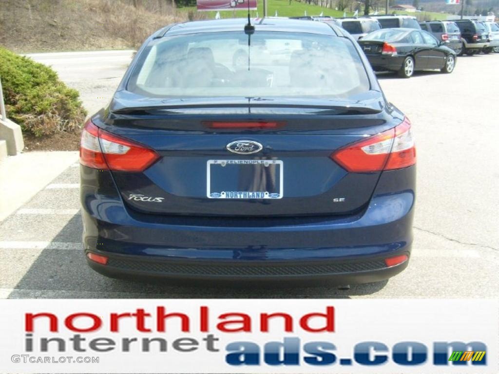 2012 Focus SE Sport Sedan - Kona Blue Metallic / Two-Tone Sport photo #6