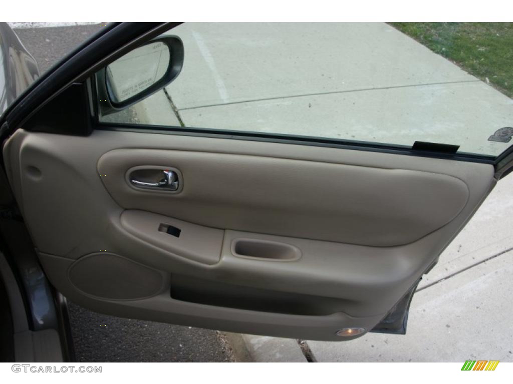 2002 Mazda 626 ES V6 Door Panel Photos