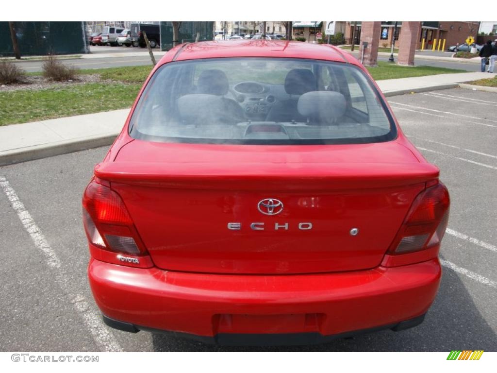 2001 ECHO Sedan - Absolutely Red / Warm Gray photo #5